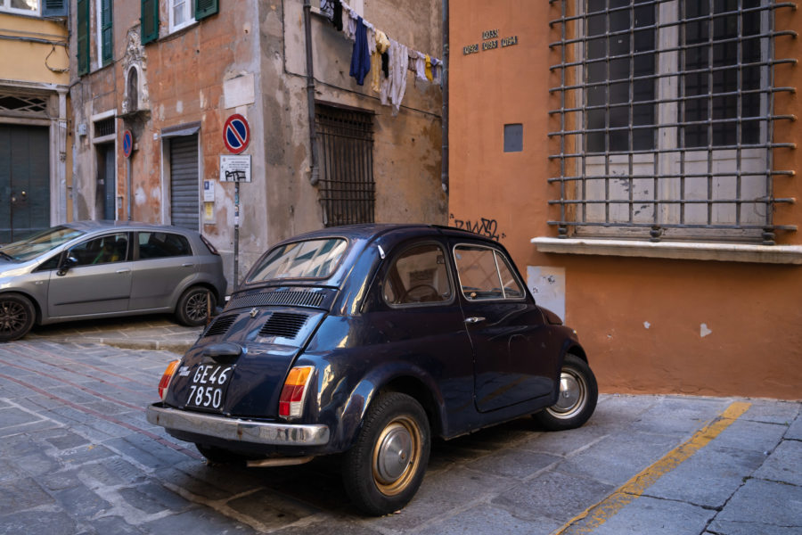 Fiat Topolino dans une rue de Gênes