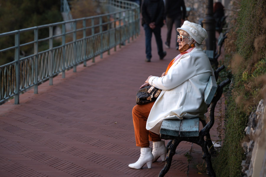 Mamie italienne stylée à Nervi