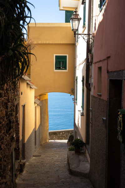 Passage vers la mer à Corniglia, Ligurie