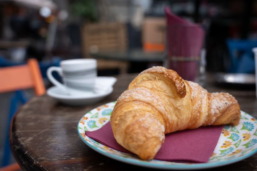 Croissant et café chez Lettera 82