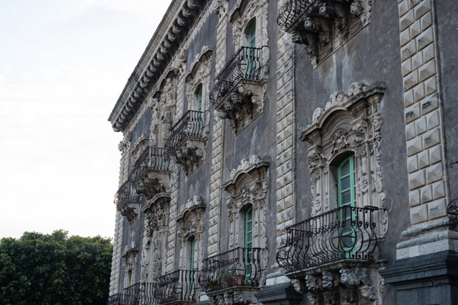 Monastère de Benedettini et sa façade grise