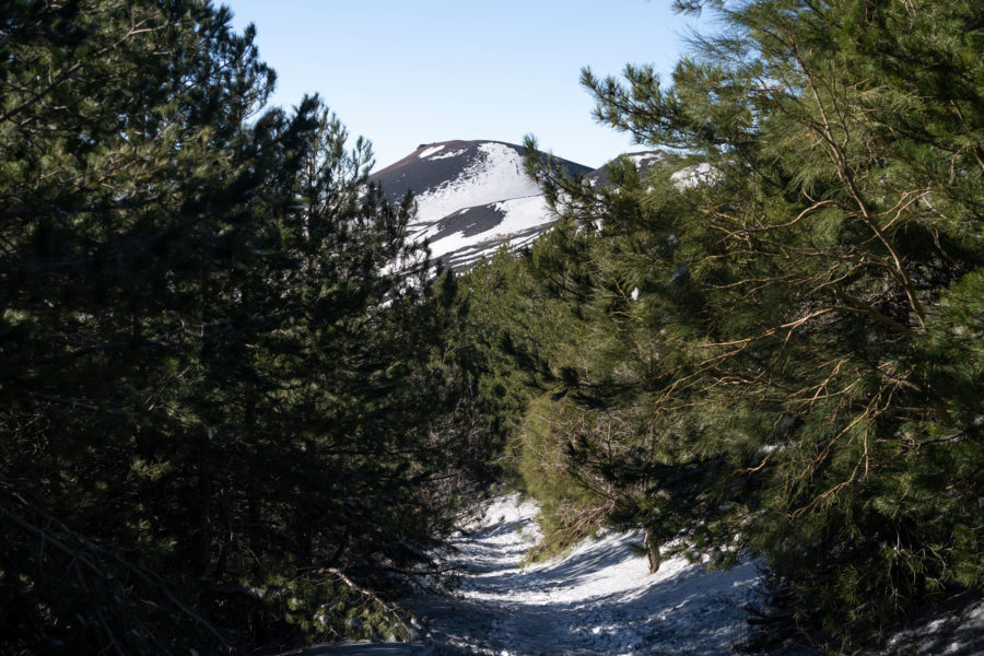 Randonnée sur le sentier de la schiena dell'asino sur l'Etna