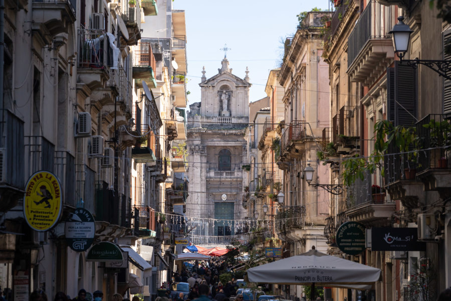 Via Pacini, église à Catane