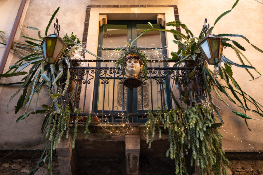 Balcon et plantes à Taormina
