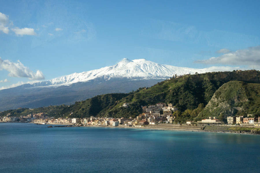 Vue sur l'Etna depuis Taormina