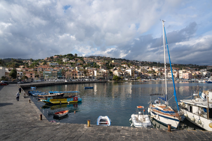 Port d'Aci Trezza en Sicile