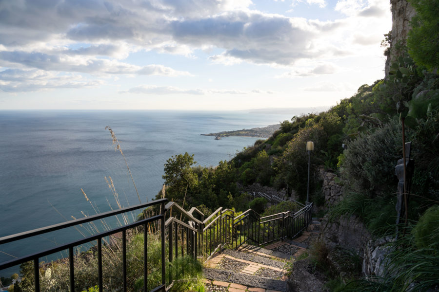 Sentier vers Castelmola à Taormina