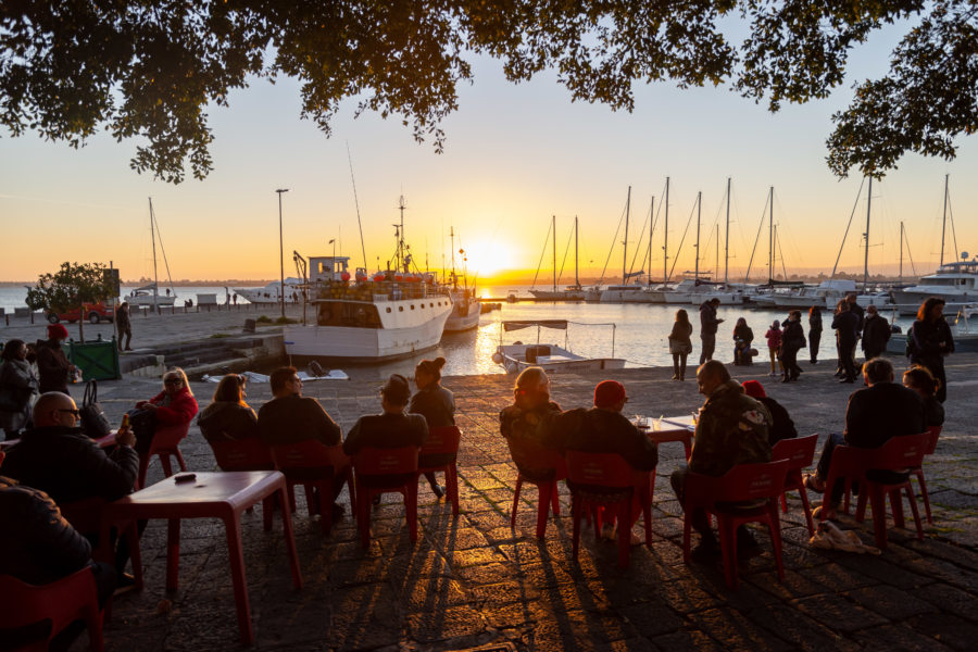 Coucher de soleil à Syracuse, terrasses de bar