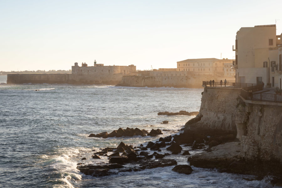 Soir d'hiver sur l'île d'Ortigia à Syracuse