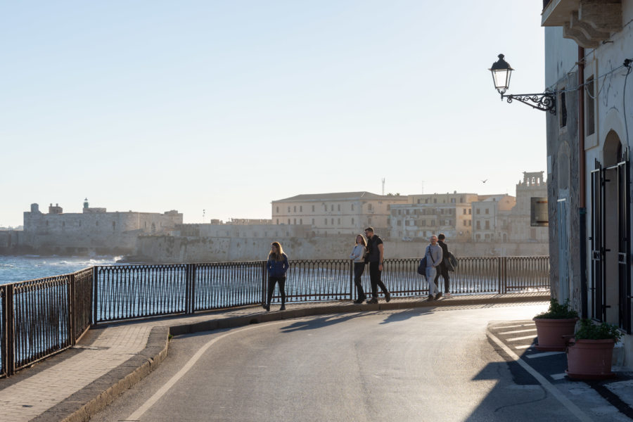 Promenade sur le lungomare à Ortigia, Syracuse