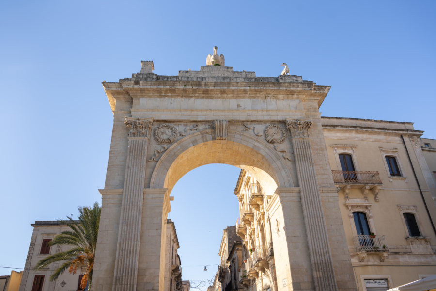 Porte royale de Noto en Sicile