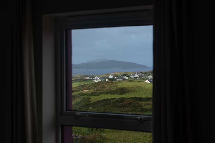 Vue sur la plage d'Allihies depuis la chambre d'hôtel