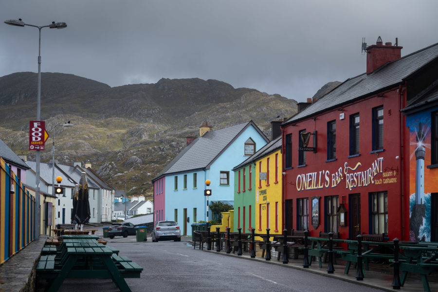 Village d'Allihies et ses pubs, sur la péninsule de Beara