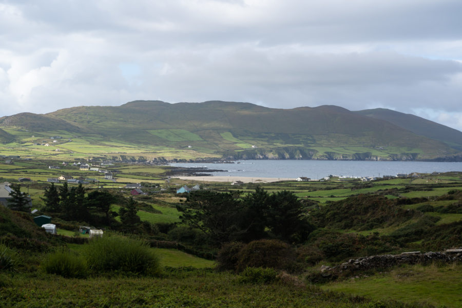 Village d'Allihies et sa plage, péninsule de Beara en Irlande