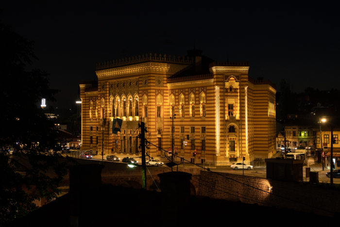 Vue sur Vijećnica depuis notre hôtel de Sarajevo