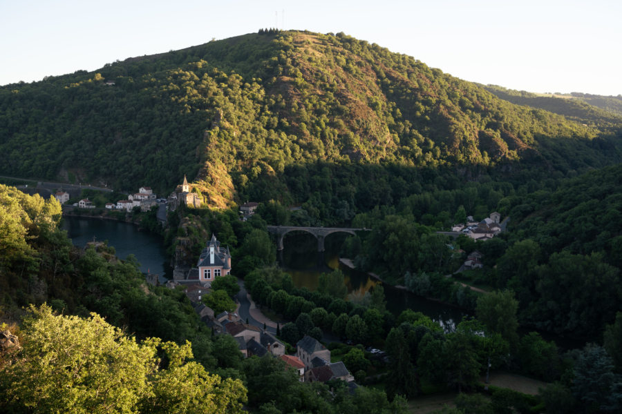 Village d'Ambialet, vue depuis le Prieuré