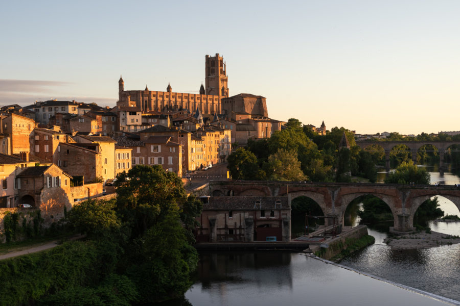 Ville d'Albi au coucher du soleil