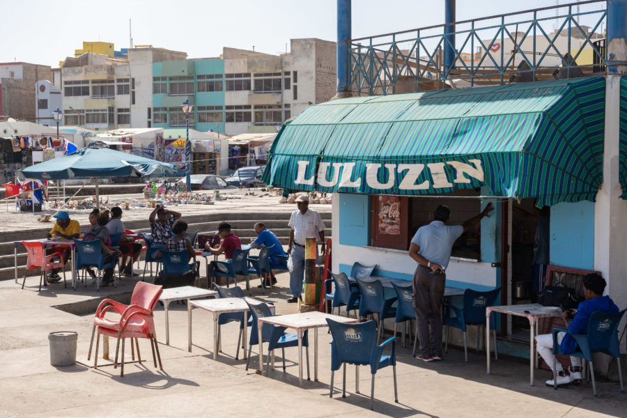 Buvette au marché africain de Mindelo