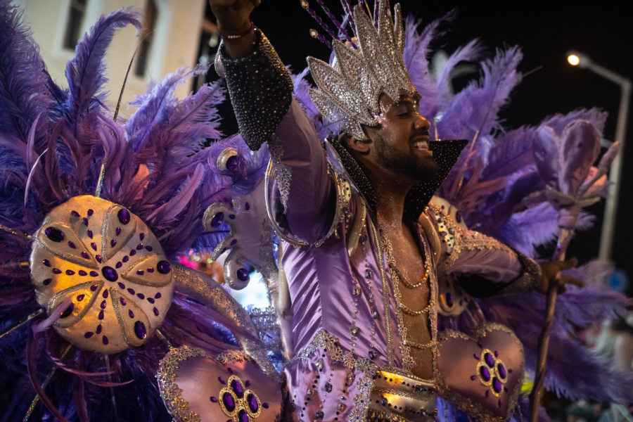 Carnaval de Mindelo, homme en costume