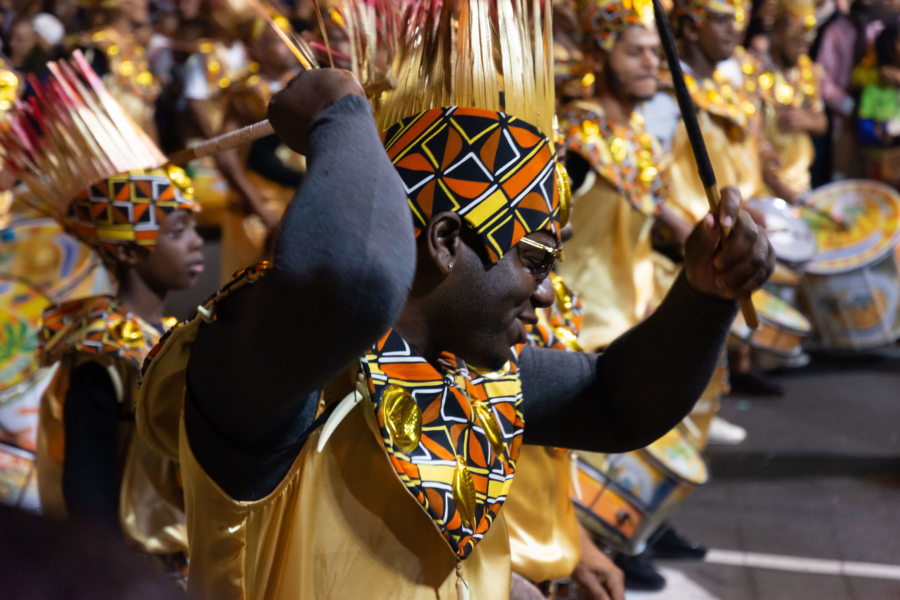 Musicien au carnaval de Mindelo, école de samba