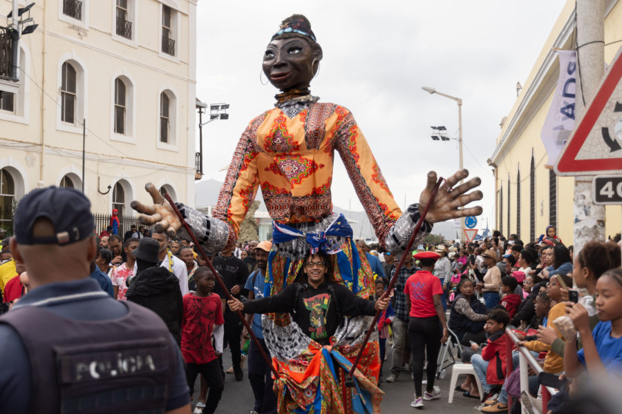 Marionnette géante au Carnaval de Mindelo