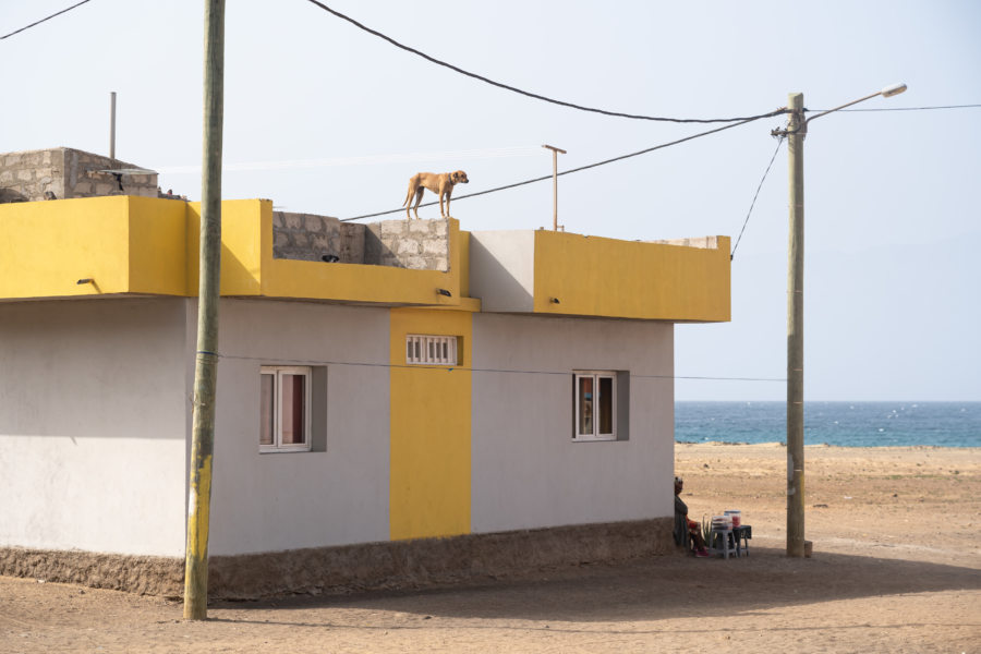 Village de Salamansa au bord de l'eau