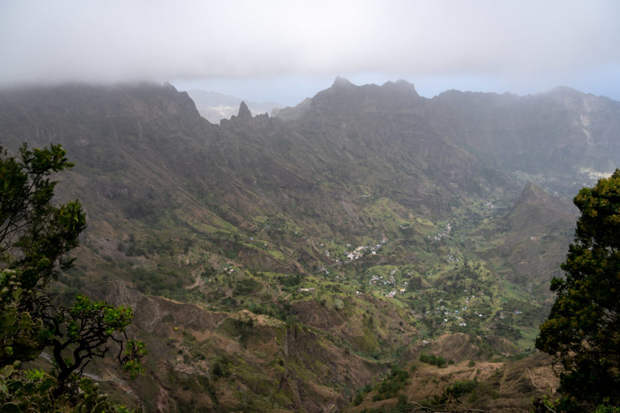 Mirador sur le cratère de Cova et la vallée de Paul