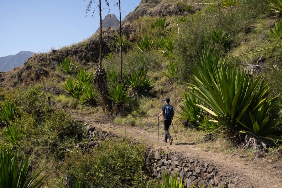 Randonneur, trek à Santo Antao au Cap-Vert