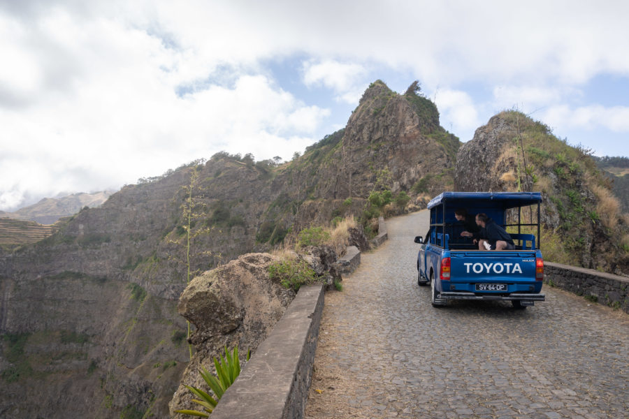 Aluguer dans la montagne vers Corda à Santo Antao