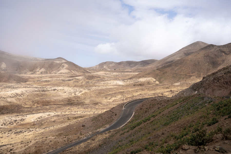 Paysage de montagne sur la route vers Tarrafal à Santo Antao au Cap-Vert