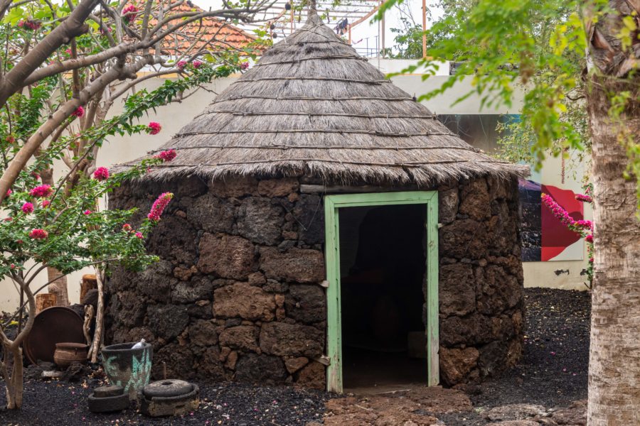 Ancienne hutte dans le musée municipal de Sao Filipe à Fogo