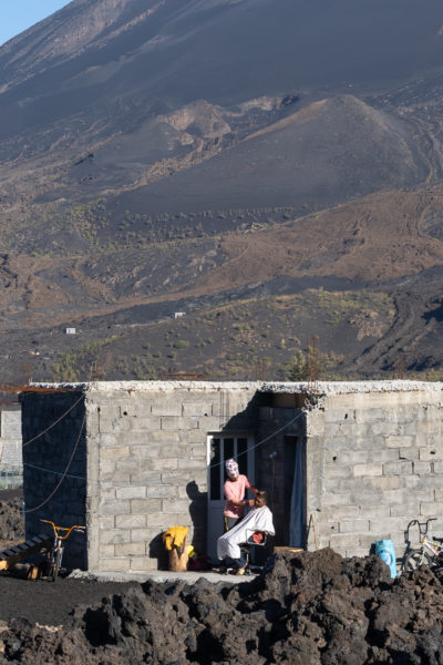 Barbier dans la caldeira du volcan Fogo