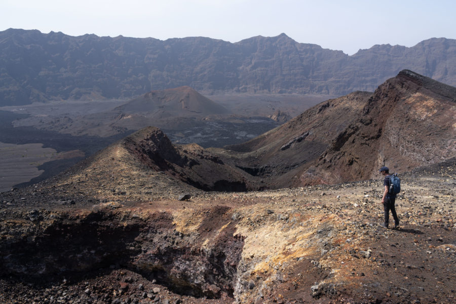 Randonnée dans la caldeira du volcan Fogo au Cap-Vert