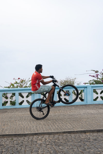 Vélo sur roue arrière, Sao Filipe au Cap-Vert