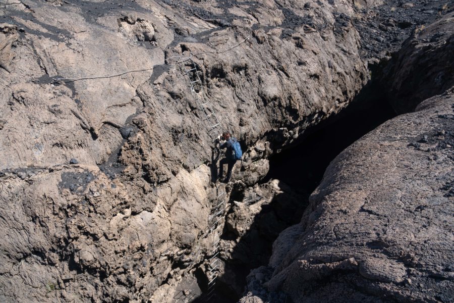 Visite d'un tunnel de lave à Pico do Fogo