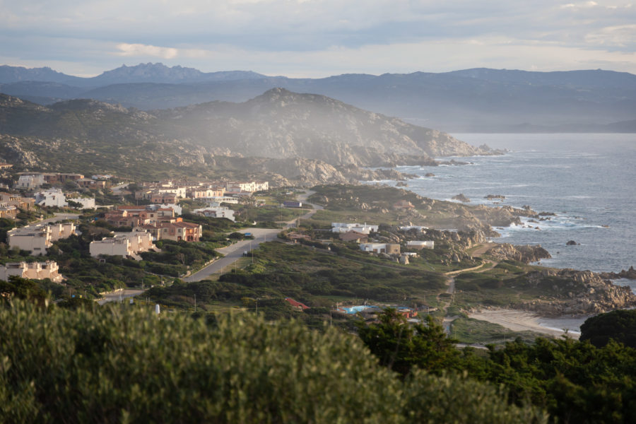 Paysages vers Santa Teresa di Gallura et le Capo Testa en Sardaigne