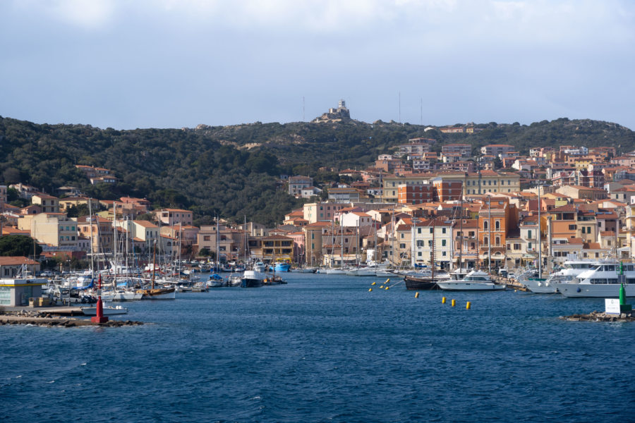 Ville de la Maddalena, île au nord de la Sardaigne