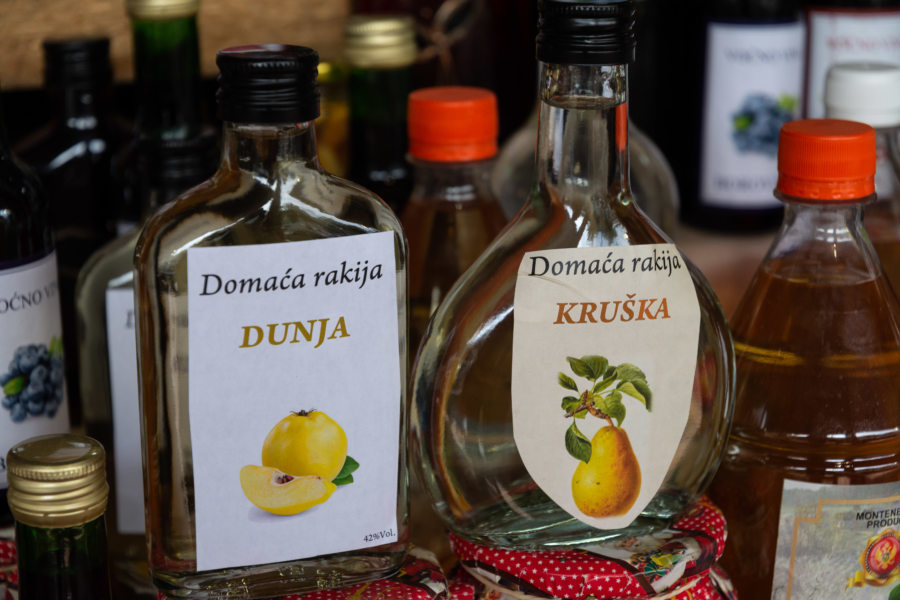 Rakija au marché de Kotor