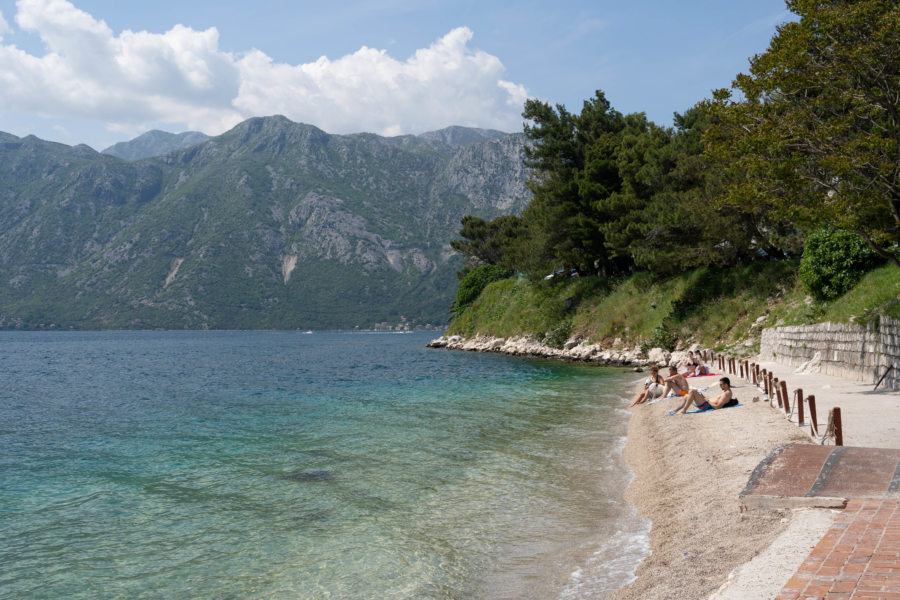 Plage à Perast, bouches de Kotor