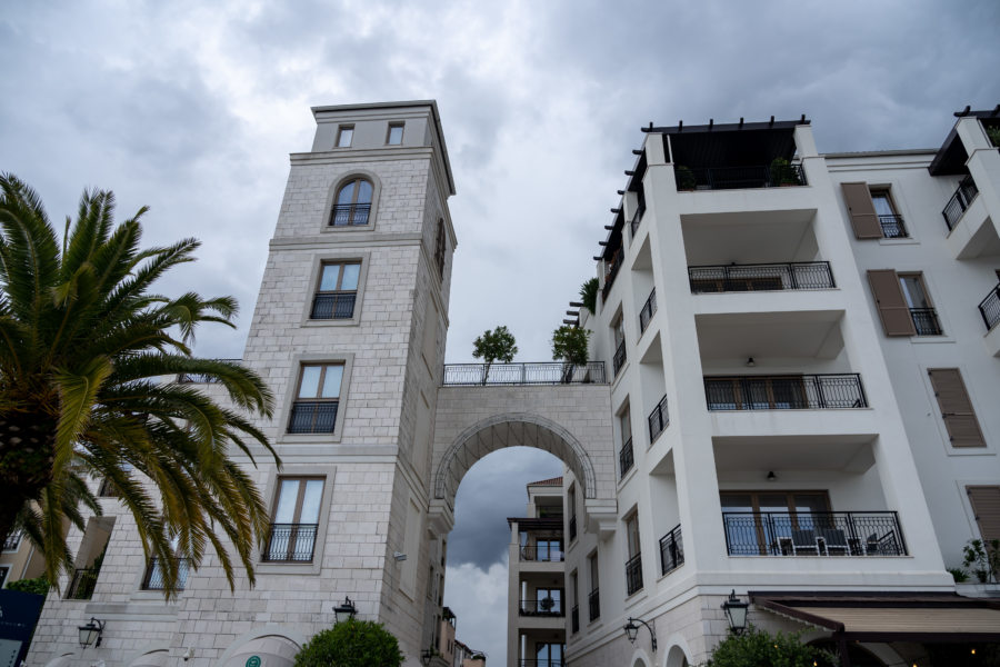 Immeuble moderne à Tivat, le luxe à Kotor