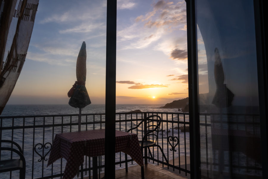 Ulcinj : logement avec vue sur mer au coucher du soleil