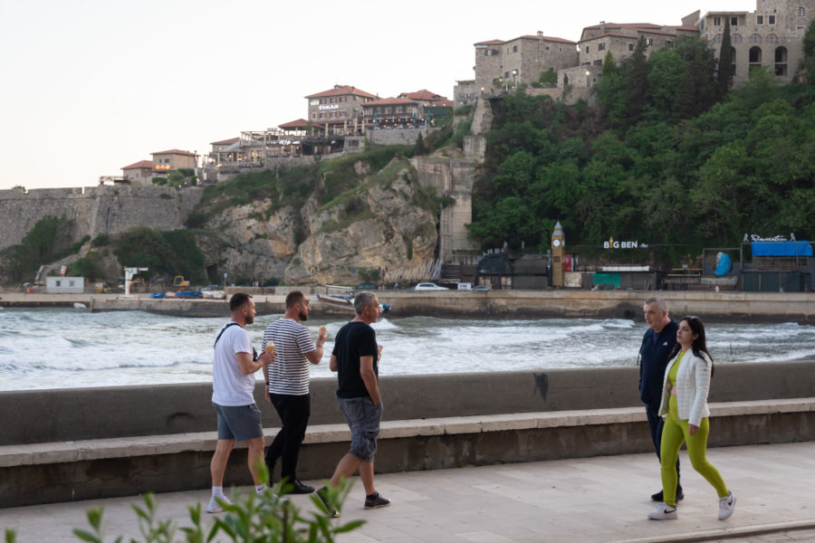 Promenade près de Mala Plaza à Ulcinj