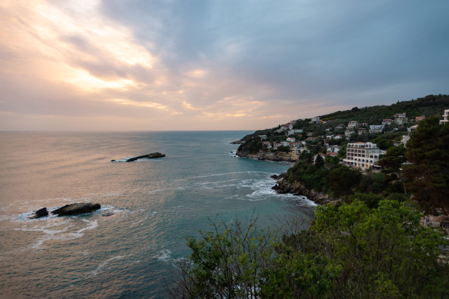 Coucher de soleil à Ulcinj en bord de mer