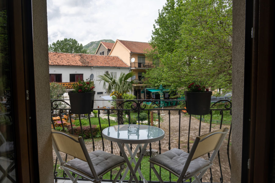 Chambre d'hôtel avec balcon à Virpazar