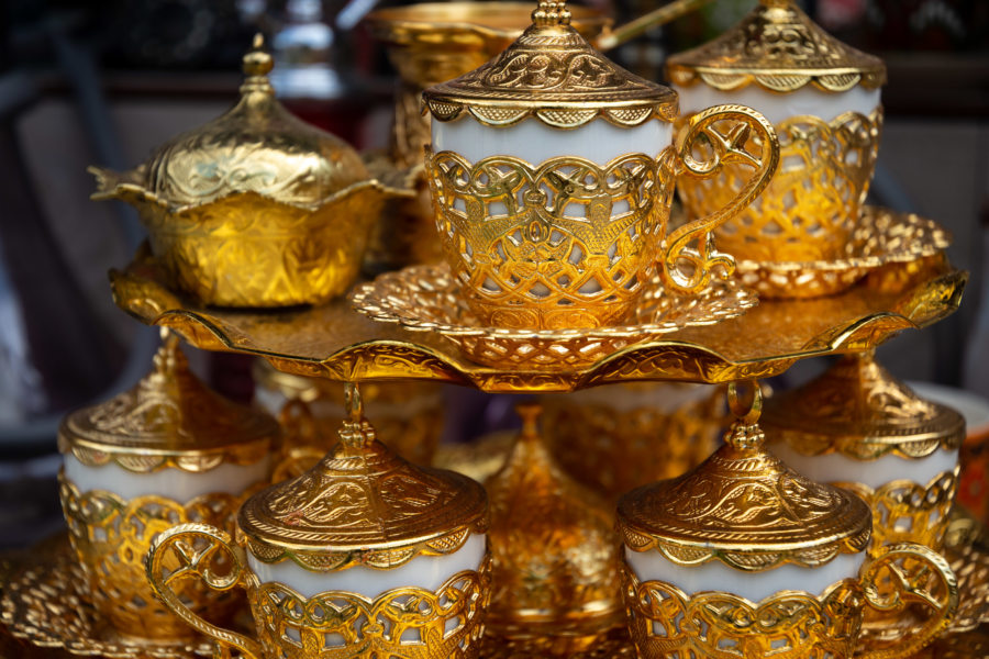 Artisanat doré dans une boutique de Prizren