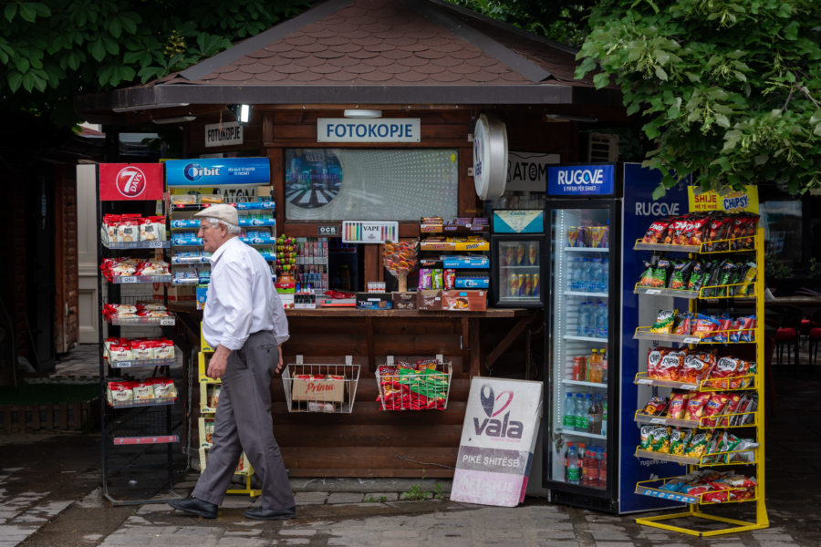 Petite boutique à Prizren, Kosovo
