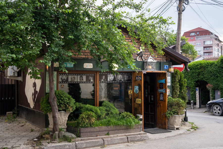 Restaurant dans la ville de Pristina au Kosovo