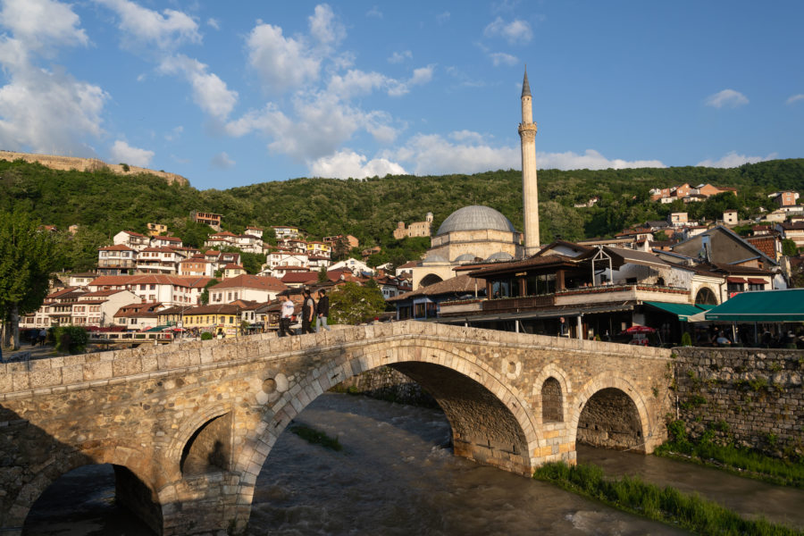 Ville de Prizren et mosquée Sinan Pacha