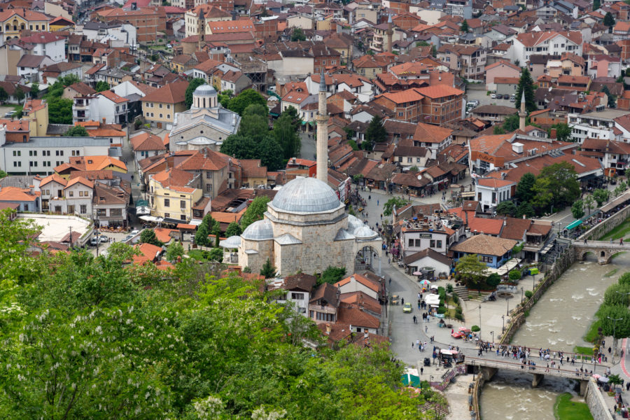 Vue sur Prizren et la mosquée depuis la forteresse Kalaja