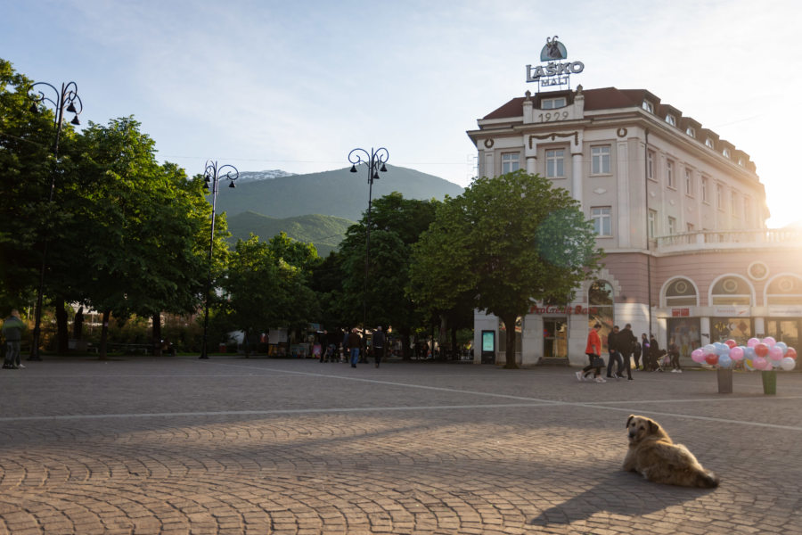 Centre-ville de Peja au Kosovo